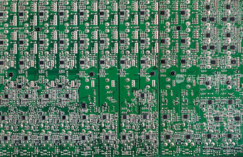 详细的音频混频器电路板，电子绿色印刷电路板- PCB，背景